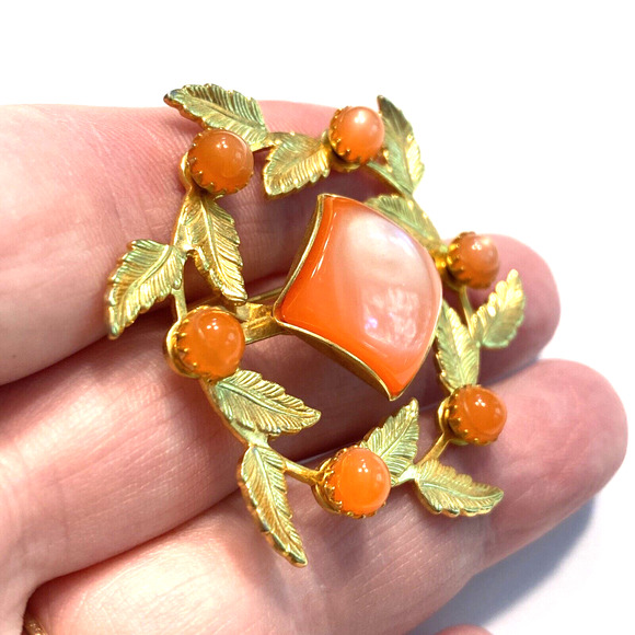 Vintage Mid Century Brooch Gold & Peach Moonglow Beads Floral Vines Wreath Pin - Picture 7 of 7